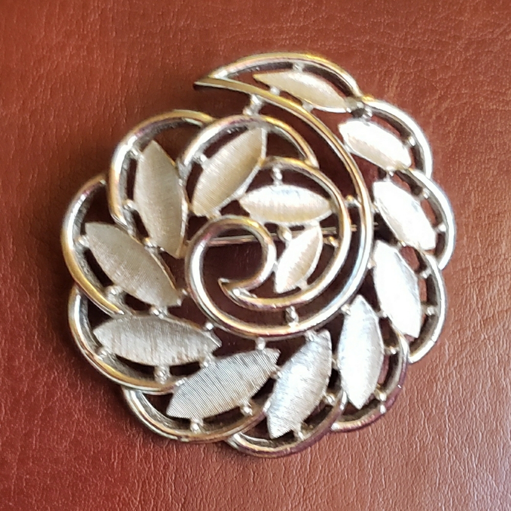 Vintage 1960s Crown Trifari brooch pin silver tone jewelry Swirling Leaves Retro